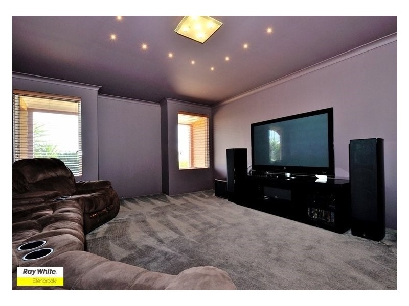 1 Moseley Drive, The Vines WA 6069