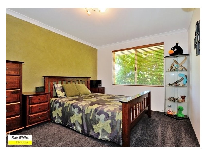 1 Moseley Drive, The Vines WA 6069