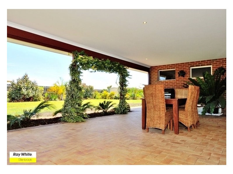 1 Moseley Drive, The Vines WA 6069