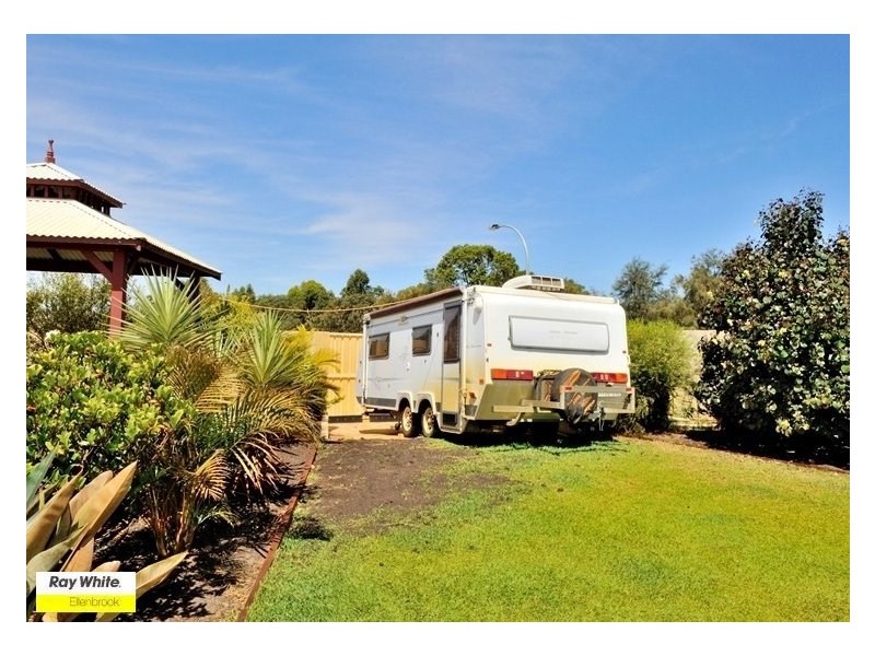 1 Moseley Drive, The Vines WA 6069