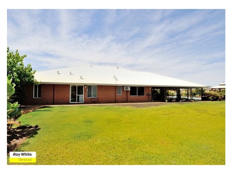 1 Moseley Drive, The Vines WA 6069