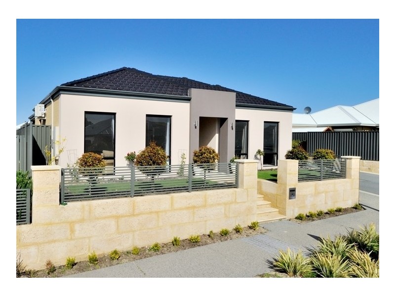 4 Lago Prom, Aveley WA 6069