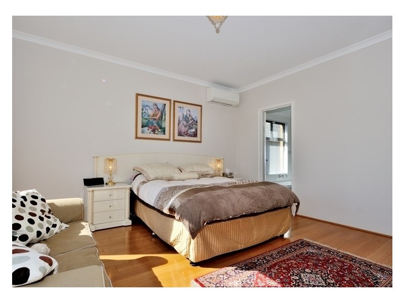 4 Lago Prom, Aveley WA 6069