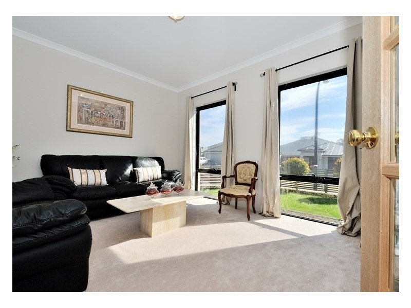 4 Lago Prom, Aveley WA 6069