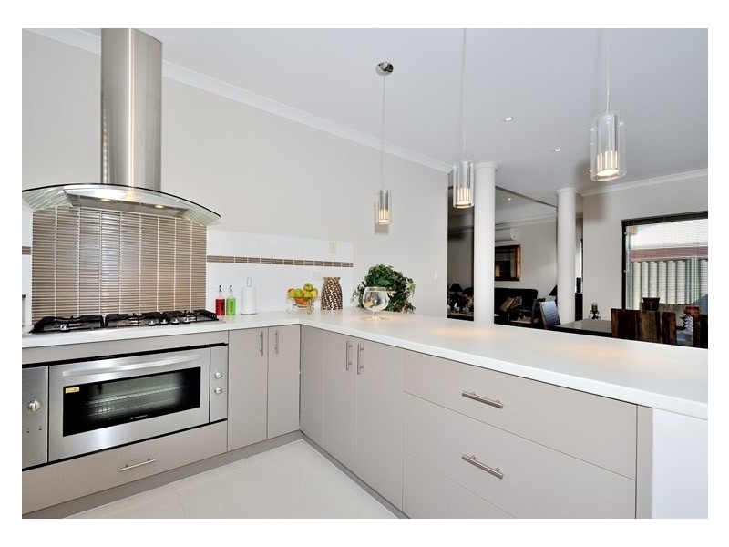 4 Lago Prom, Aveley WA 6069