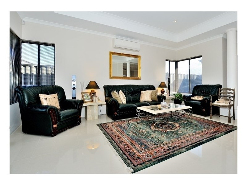 4 Lago Prom, Aveley WA 6069