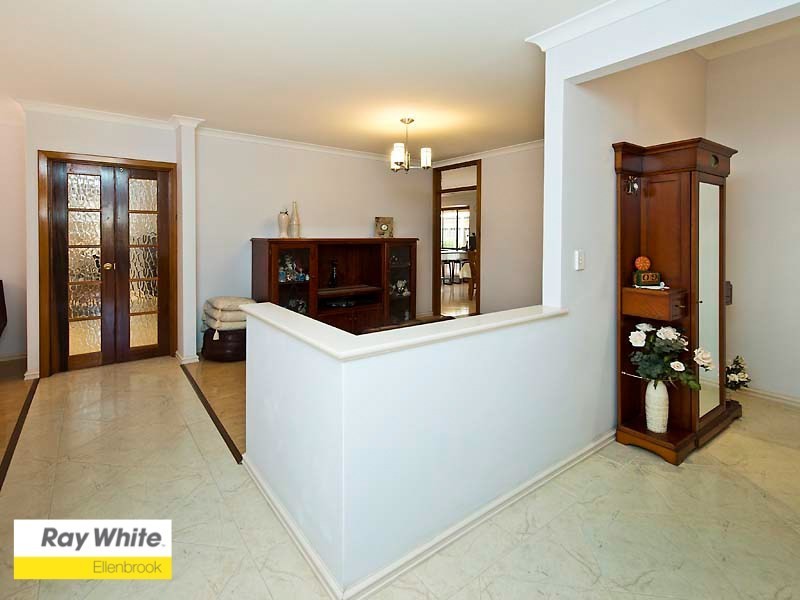 21 Devereux Crescent, Aveley WA 6069