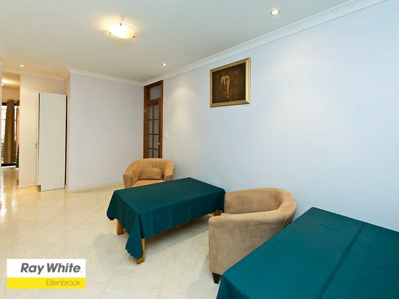 21 Devereux Crescent, Aveley WA 6069