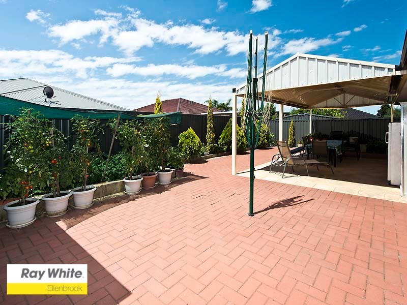 21 Devereux Crescent, Aveley WA 6069