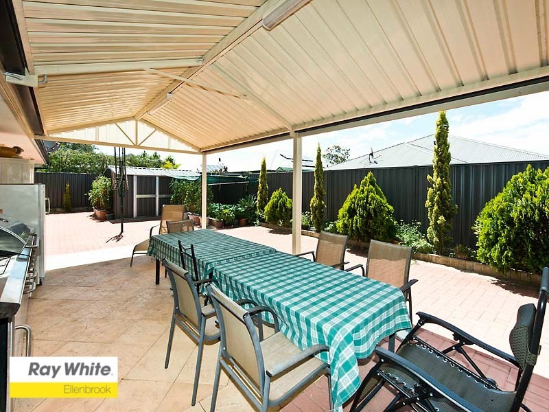 21 Devereux Crescent, Aveley WA 6069