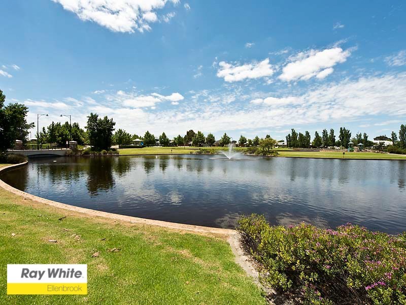 21 Devereux Crescent, Aveley WA 6069