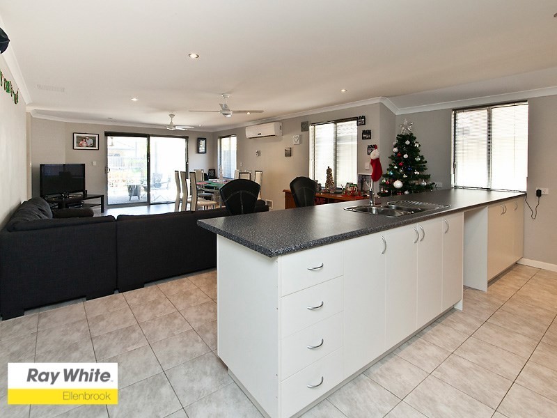 12 Marden Grange, Aveley WA 6069
