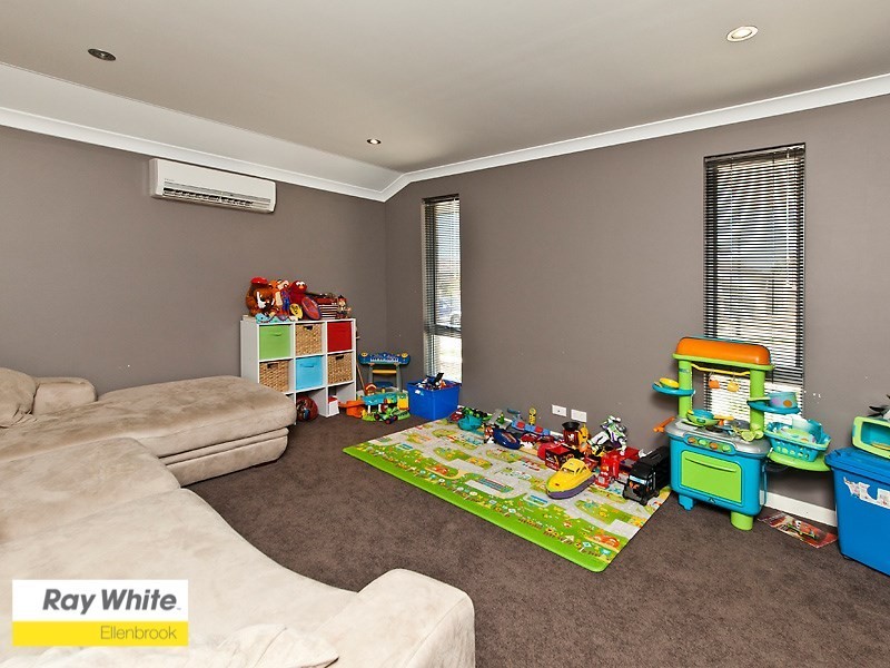 12 Marden Grange, Aveley WA 6069