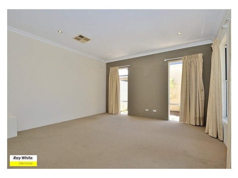 85 Neary Boulevard, Aveley WA 6069