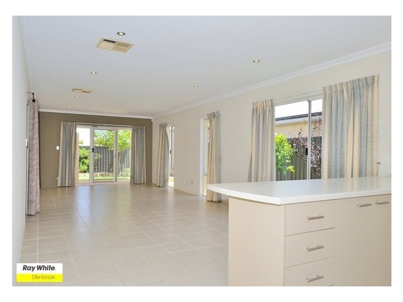 85 Neary Boulevard, Aveley WA 6069