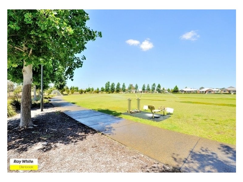 85 Neary Boulevard, Aveley WA 6069