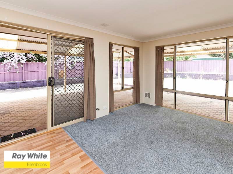 8 Starbush Crescent, Ellenbrook WA 6069