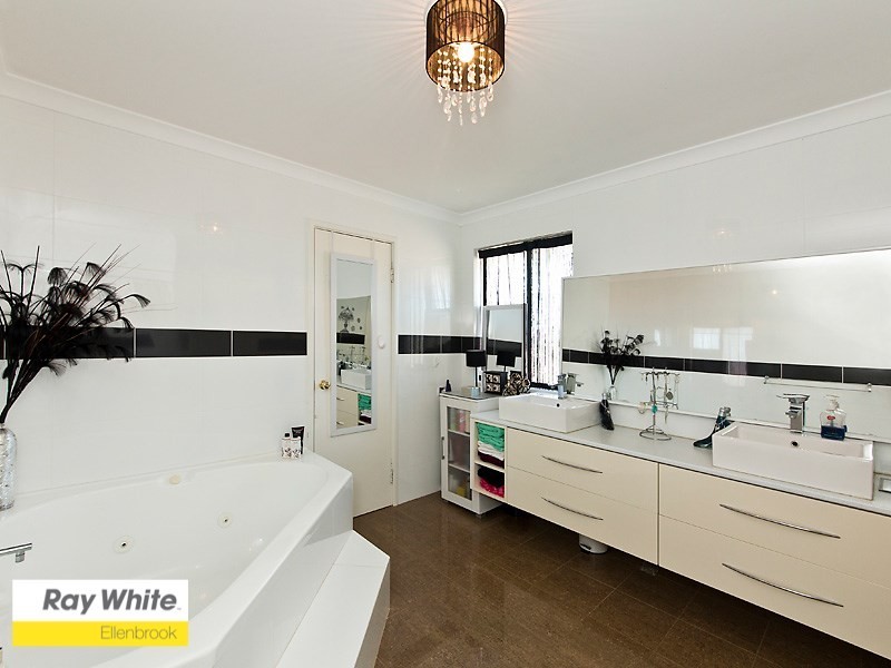 30 Cabernet Place, The Vines WA 6069