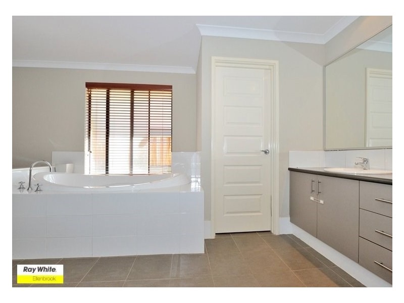 94 Bordeaux Lane, The Vines WA 6069