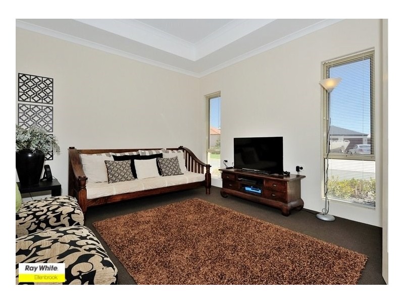 6 Vellum Loop, Aveley WA 6069