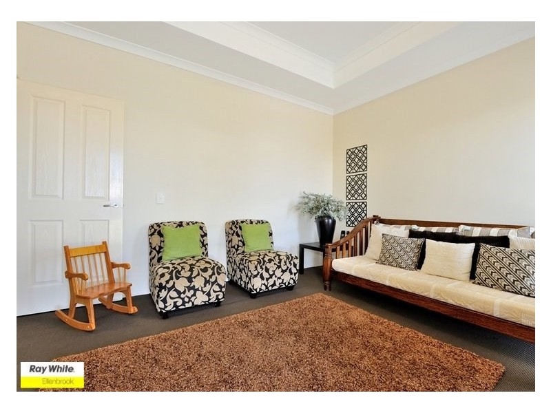 6 Vellum Loop, Aveley WA 6069