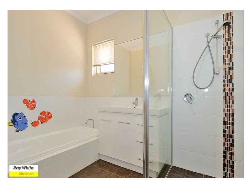 6 Vellum Loop, Aveley WA 6069