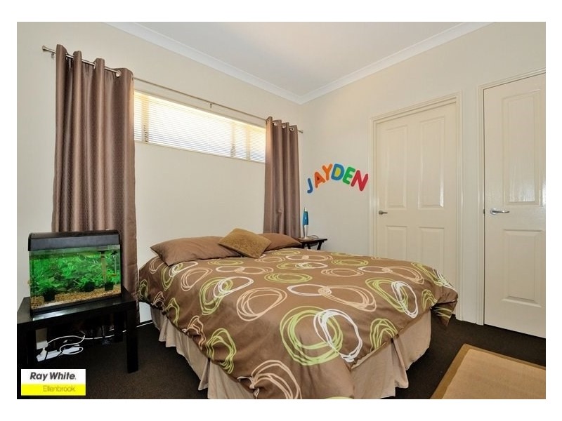 6 Vellum Loop, Aveley WA 6069