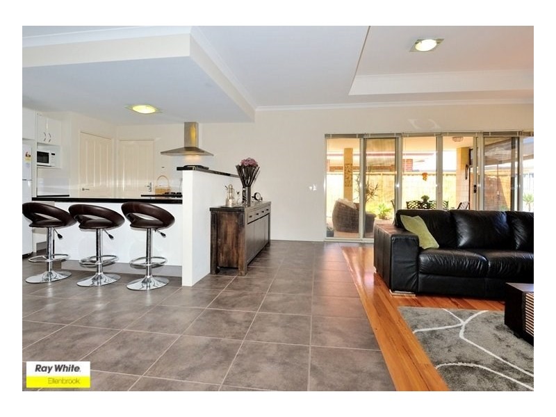 6 Vellum Loop, Aveley WA 6069