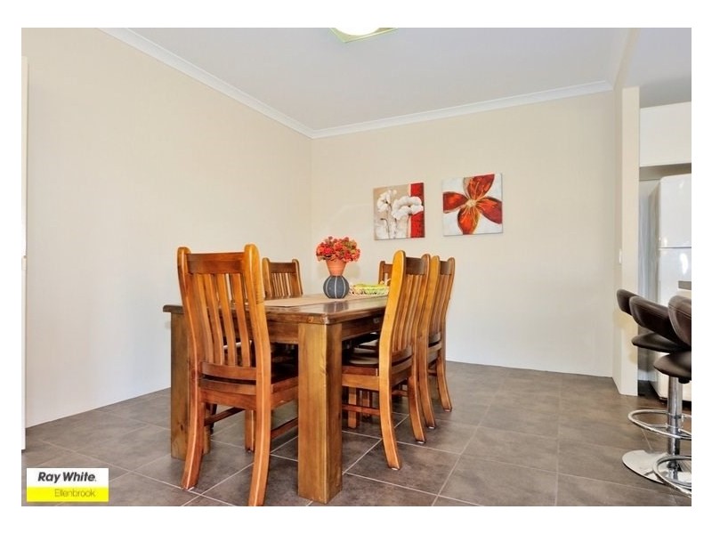 6 Vellum Loop, Aveley WA 6069