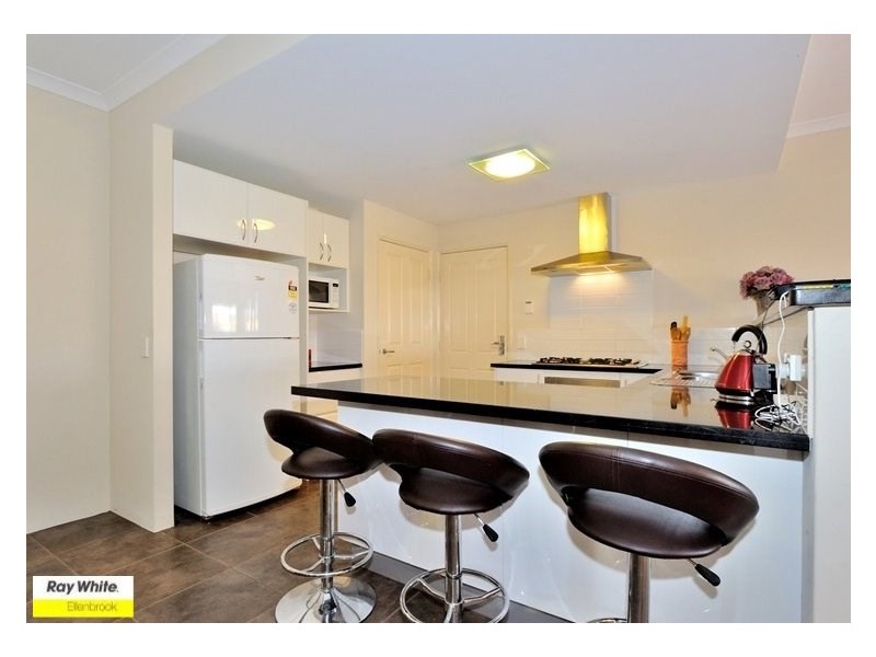 6 Vellum Loop, Aveley WA 6069