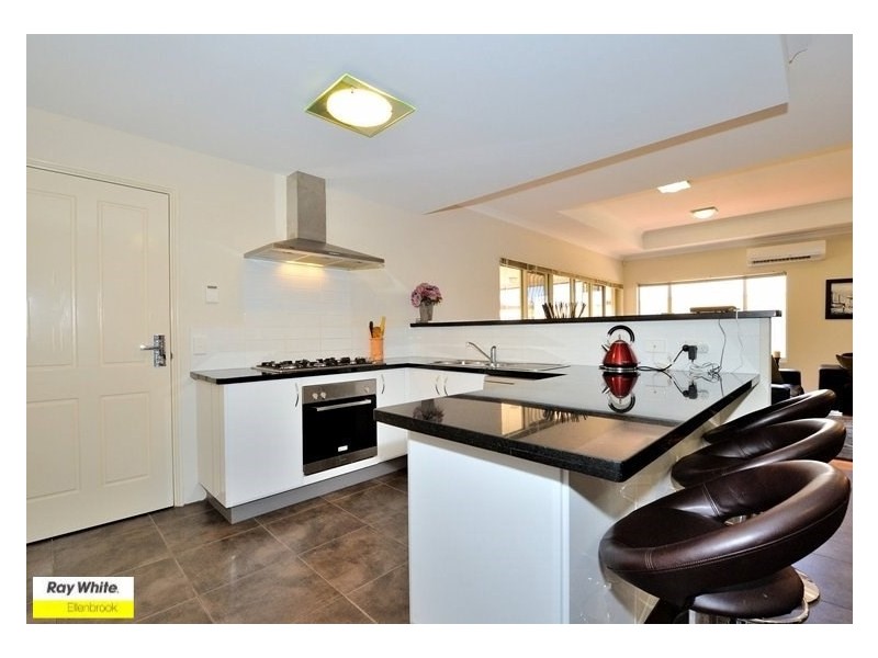 6 Vellum Loop, Aveley WA 6069