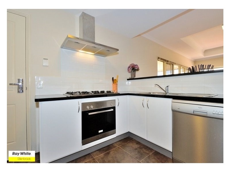 6 Vellum Loop, Aveley WA 6069