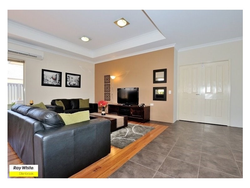 6 Vellum Loop, Aveley WA 6069