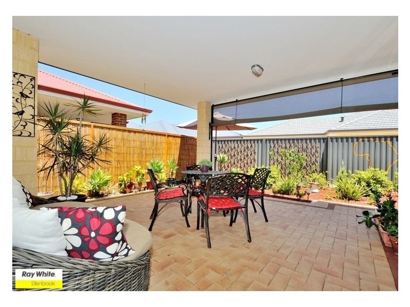 6 Vellum Loop, Aveley WA 6069