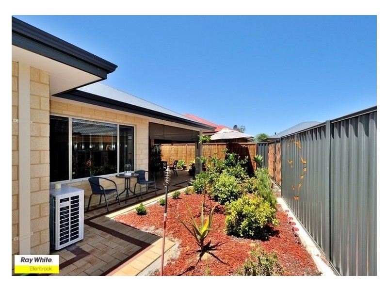 6 Vellum Loop, Aveley WA 6069