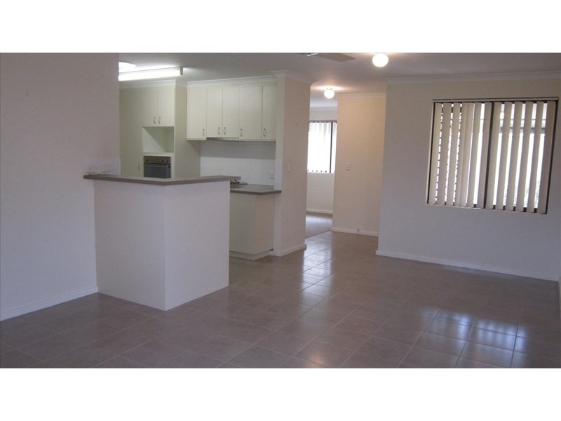 8a Barnfield Drive, Ellenbrook WA 6069