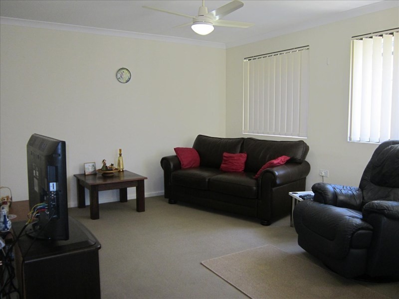 8a Barnfield Drive, Ellenbrook WA 6069