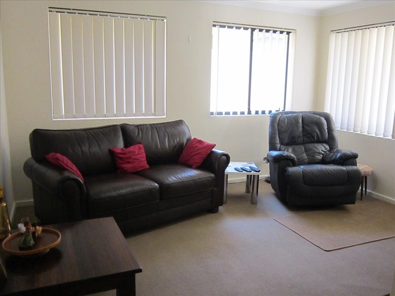 8a Barnfield Drive, Ellenbrook WA 6069