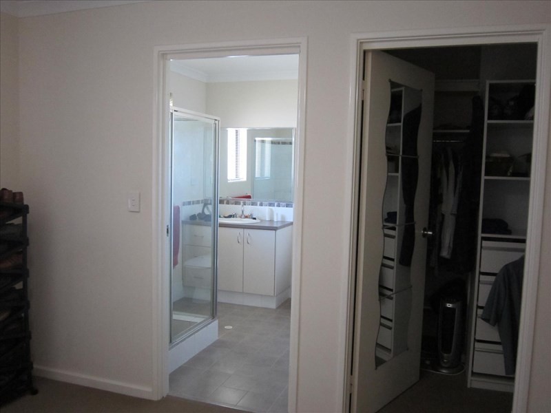 8a Barnfield Drive, Ellenbrook WA 6069