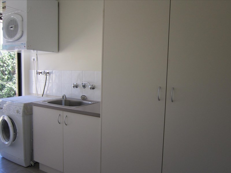 8a Barnfield Drive, Ellenbrook WA 6069