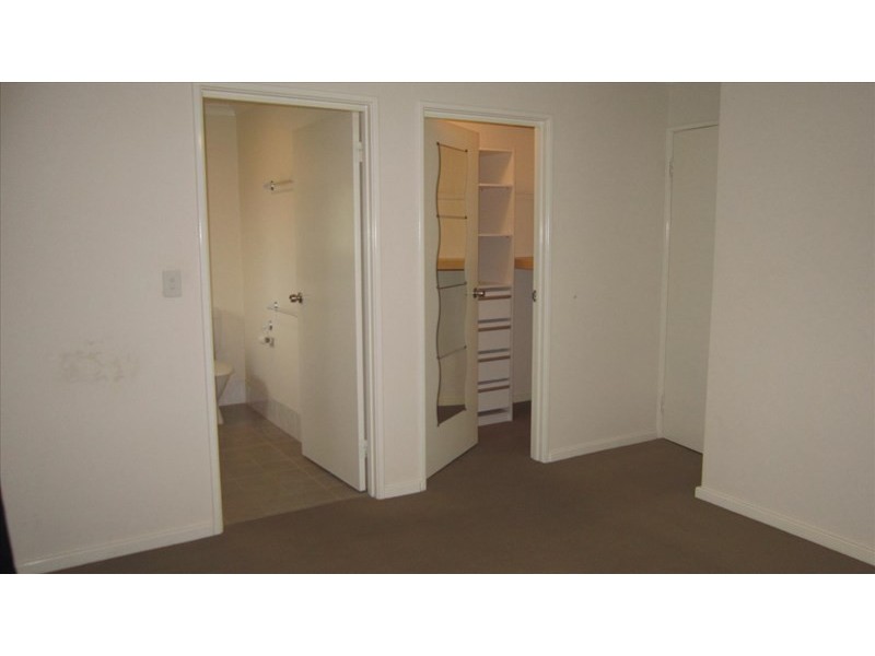 8a Barnfield Drive, Ellenbrook WA 6069