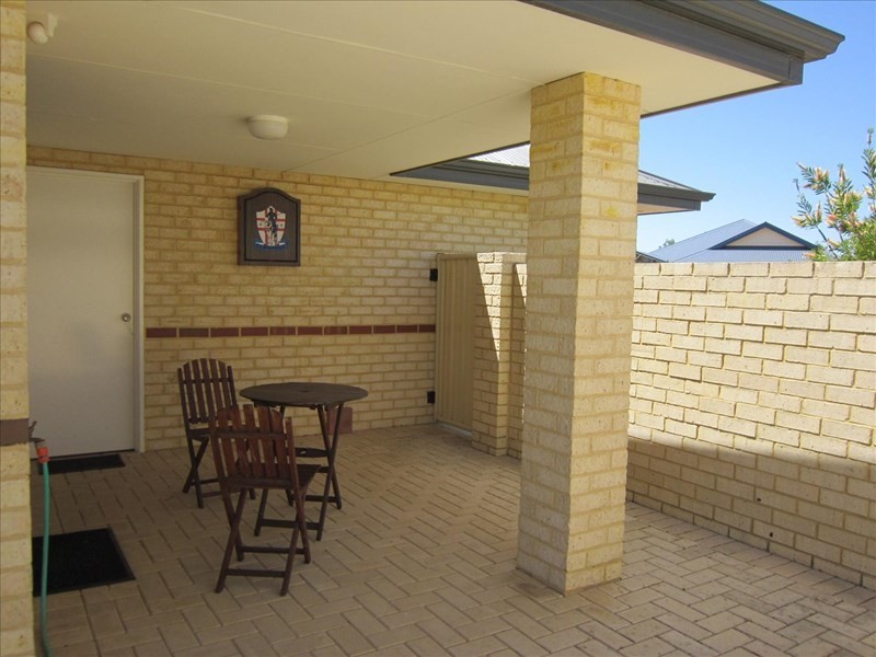 8a Barnfield Drive, Ellenbrook WA 6069