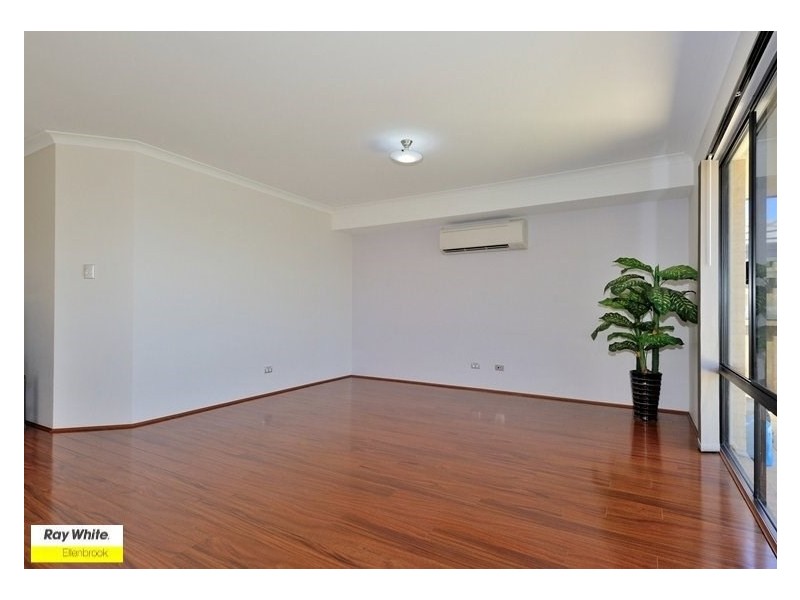 77 Redstone Trail, Ellenbrook WA 6069
