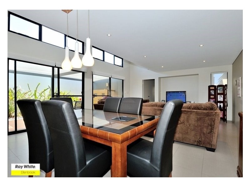 18 Dunrobin Drive, Ellenbrook WA 6069