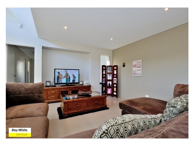 18 Dunrobin Drive, Ellenbrook WA 6069