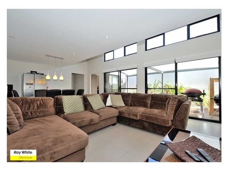 18 Dunrobin Drive, Ellenbrook WA 6069