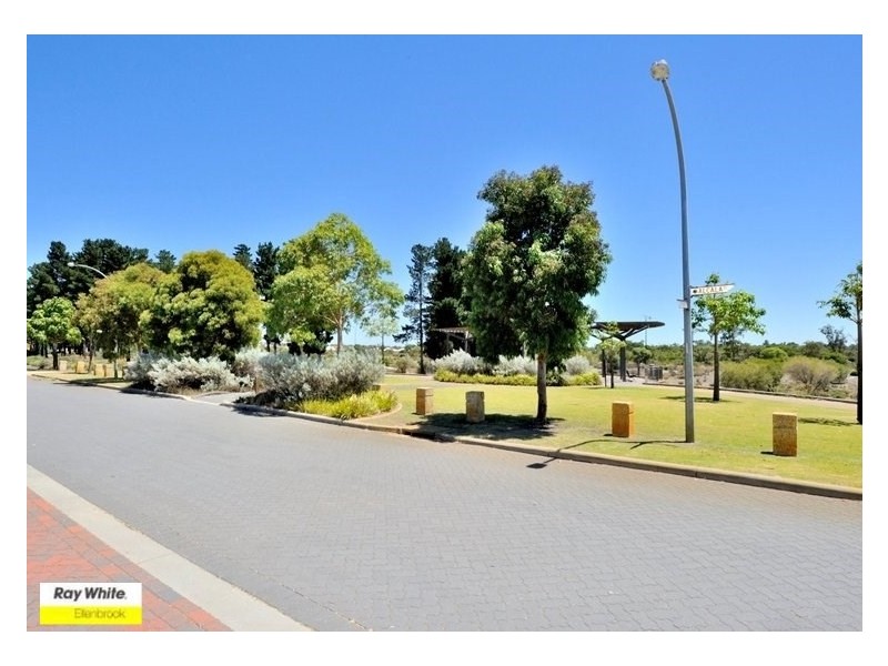 18 Dunrobin Drive, Ellenbrook WA 6069