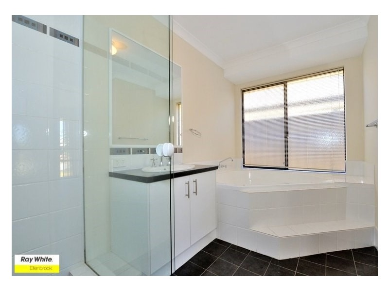 5 Gleeson Entrance, Aveley WA 6069