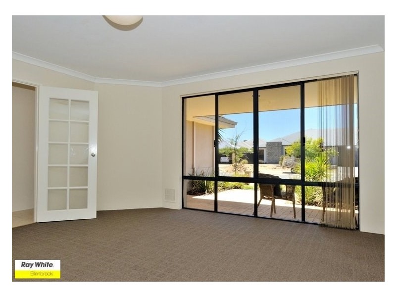5 Gleeson Entrance, Aveley WA 6069