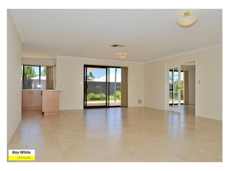 5 Gleeson Entrance, Aveley WA 6069
